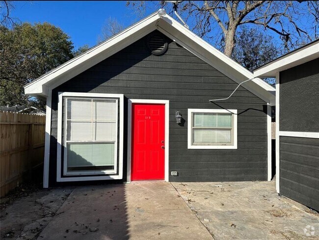 Building Photo - 69 Neyland St Rental