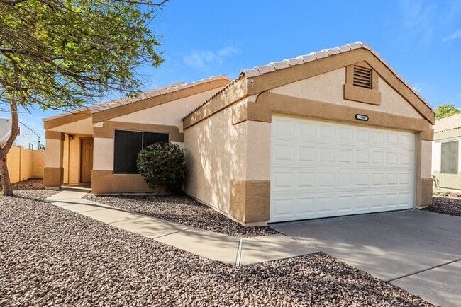 Building Photo - 1906 S Valley Dr