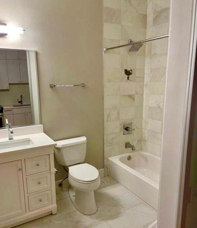 Photo - 1211 G St SE Unidad 6