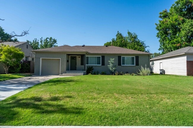 Building Photo - Stunning 3 Bed 2 Bath In Great Area