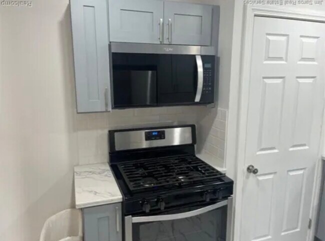 Photo - 15428 Appoline St