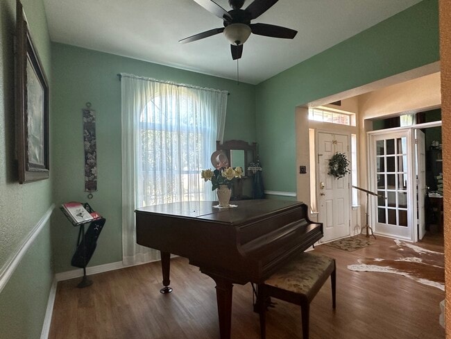 This home has plenty of space inside and out. - 1165 Albatross Ct