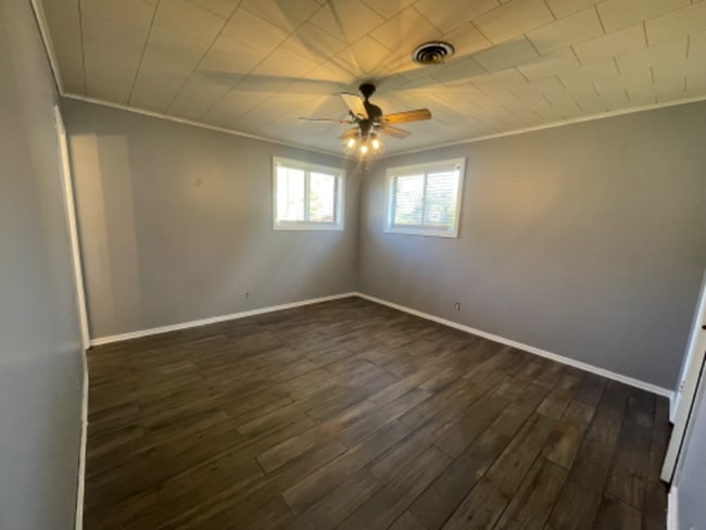 Photo - 207 Monroe Dr