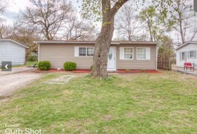 Photo - 148 St James Ln