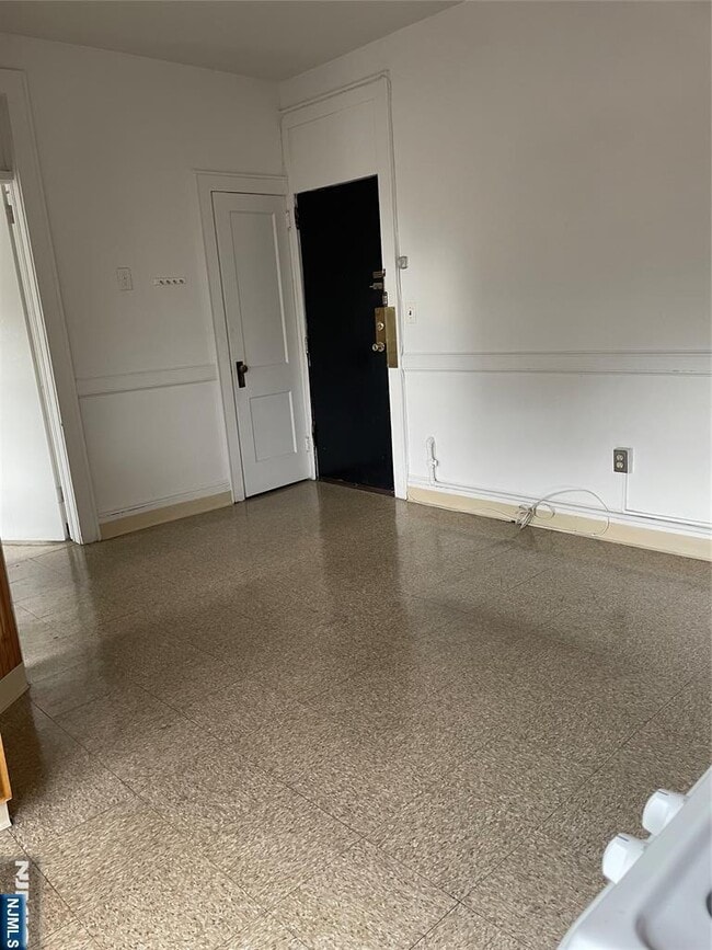 Photo - 430 Lexington Ave Unit 9