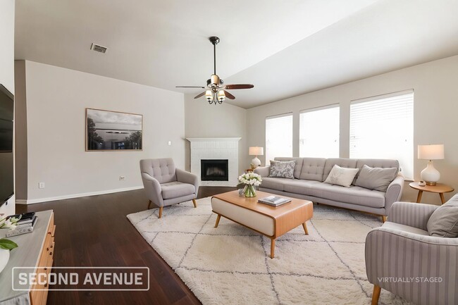 Photo - 2121 Juniper Dr