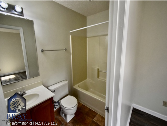 Photo - MODERN TRI-LEVEL TOWNHOME NEAR STEELE CREEK PARK