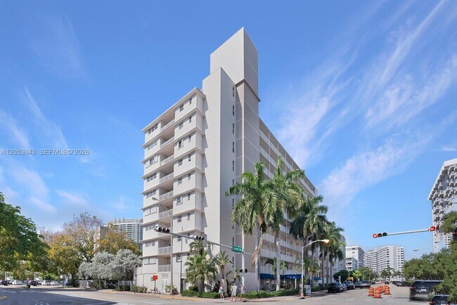 Building Photo - 1300 Lincoln Rd Unit A701