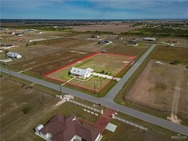 Photo - 10 N J Hernandez St