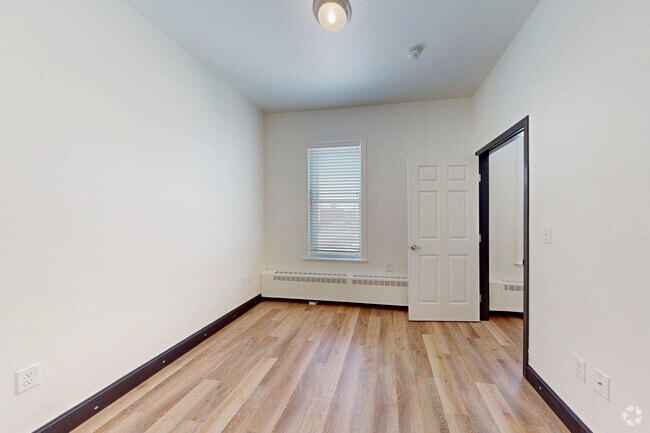 1BR, 1BA - 300SF - Bedroom