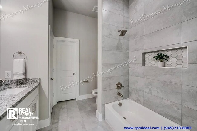 Photo - 8728 Dunlap St