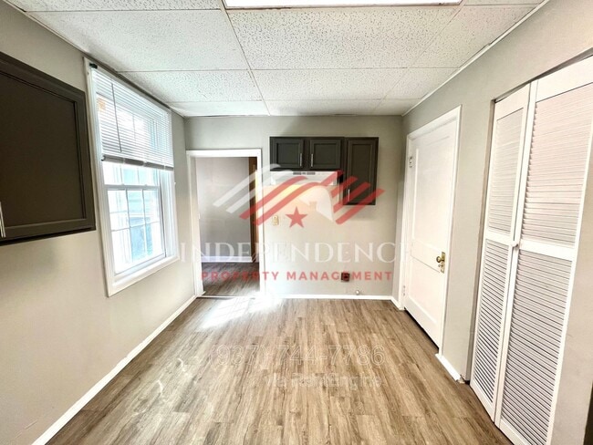 Photo - 2212 Calumet St