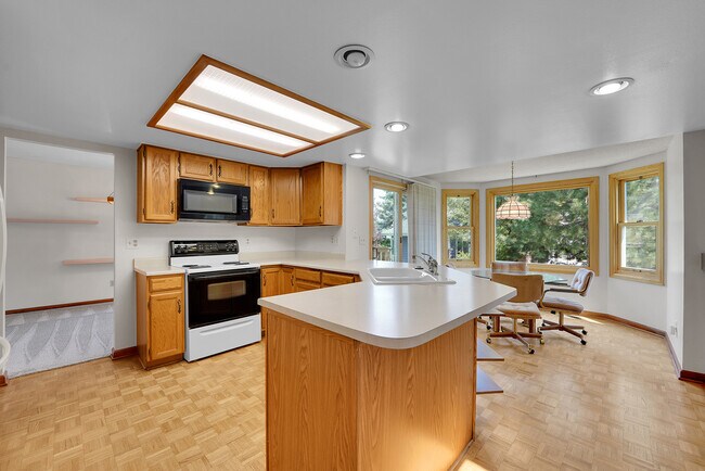 Photo - 7 Boxwood