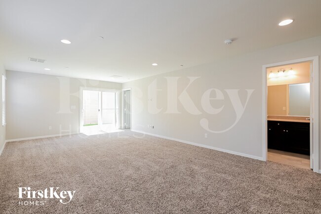 Photo - 838 N Water St