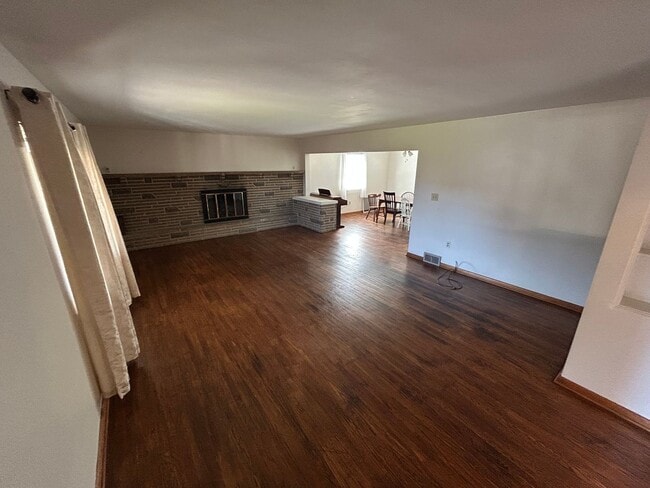 Photo - 4-bedroom Home in Cranberry Twp