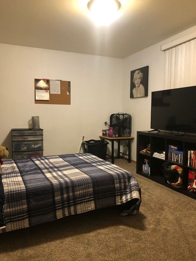 Photo - 711 B St Unidad B