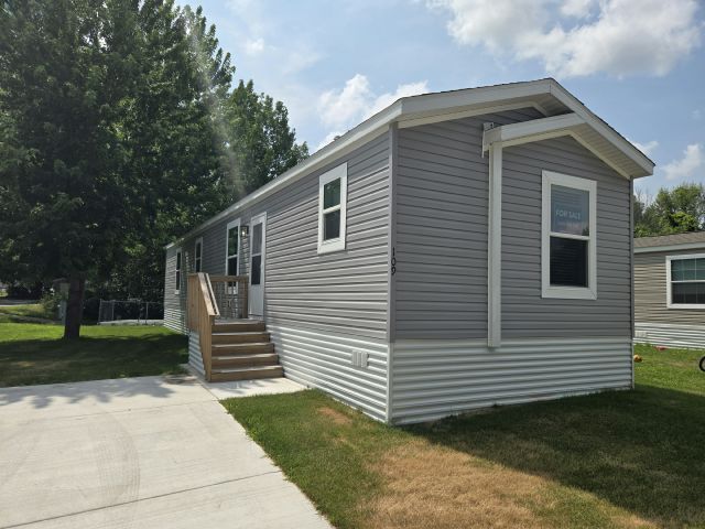 Building Photo - 109 Maple Dr