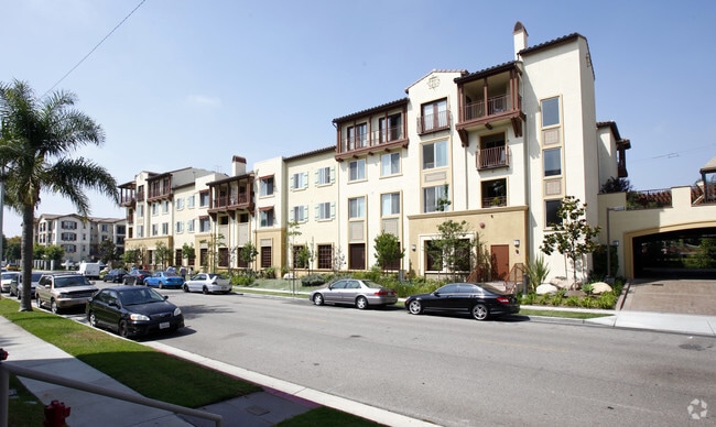 Royale Apts