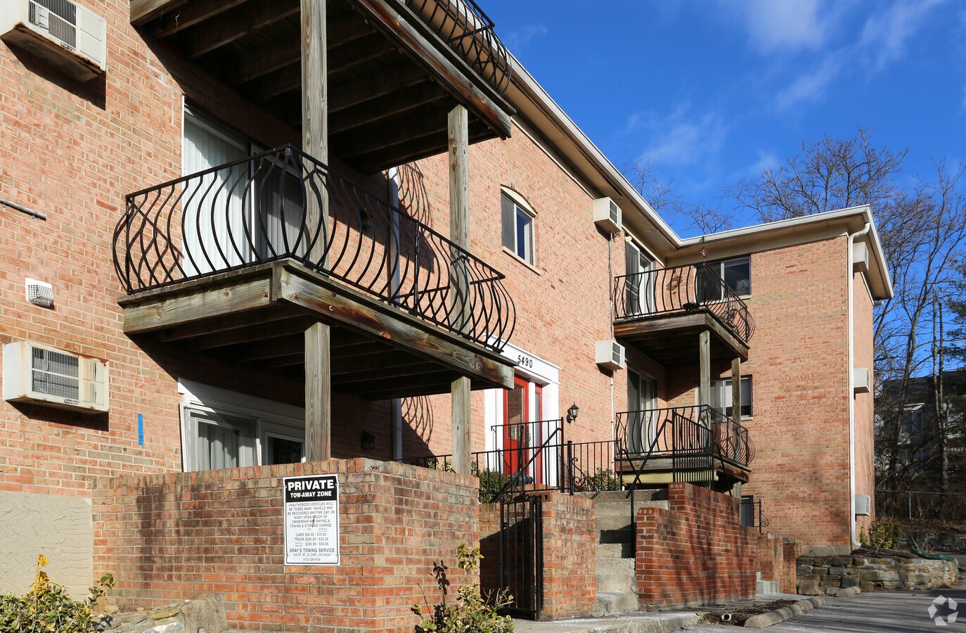 Exterior View - Pavilion Pointe