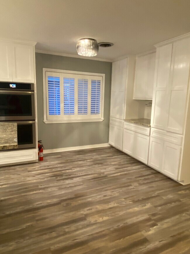 Photo - 127 Chiltipin Dr