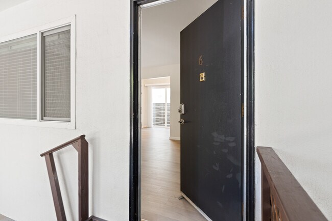 Photo - 1151 Davis St Unit Apt 6