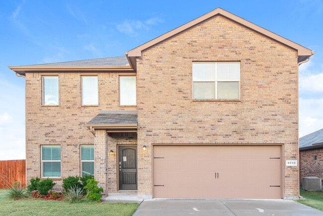 Building Photo - 6913 Freeboard Wy