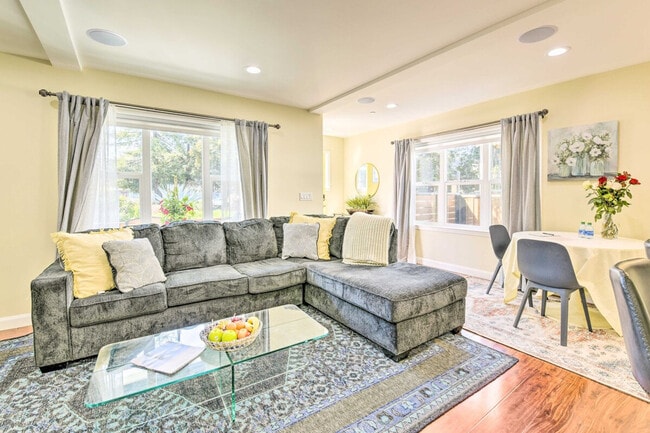 Photo - 532 52nd St Unit ID1304910P