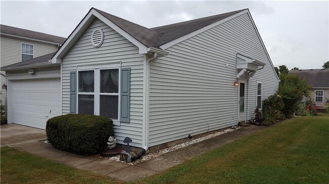 Beautiful 2 Bedroom Noblesville Home! - Beautiful 2 Bedroom Noblesville Home!