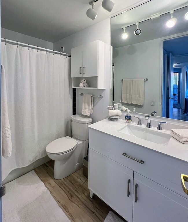 Photo - 345 W Fullerton Pky Unit 501