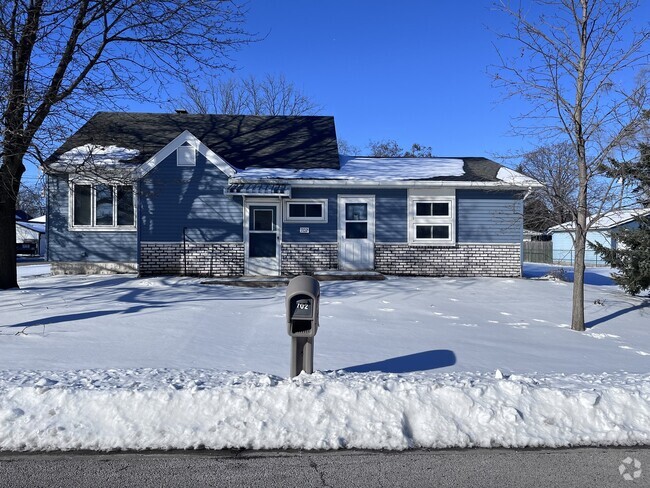 Building Photo - 702 Marie Ave Rental