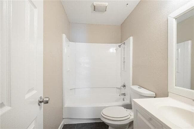Photo - 6110 Wheless Cove Apartamento Unidad E