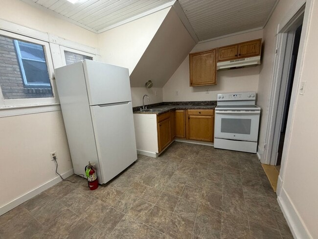 Photo - 139 Broadway Unit 3