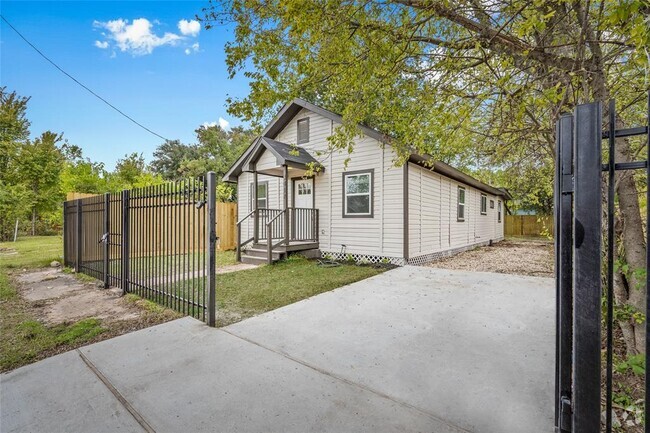 Building Photo - 3417 Hadley St Rental