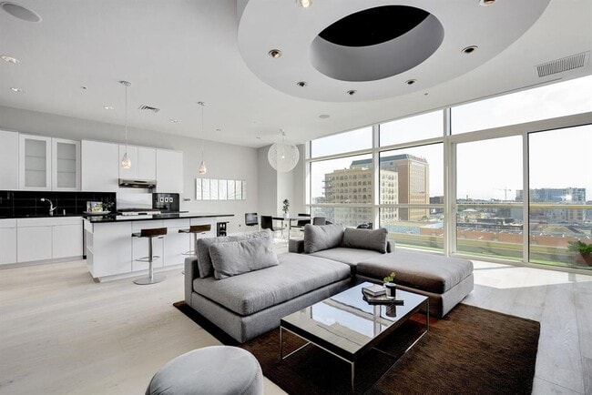 Photo - 555 E 5th St. Unit 723