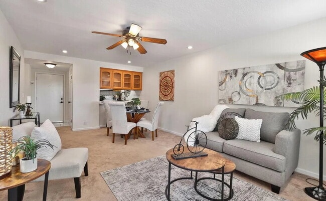 Building Photo - This stunning condo in Santa Clara offers ...