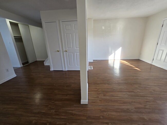 Photo - Stoneglen Townhouses