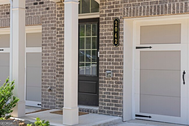 Photo - 2042 Violet Ln