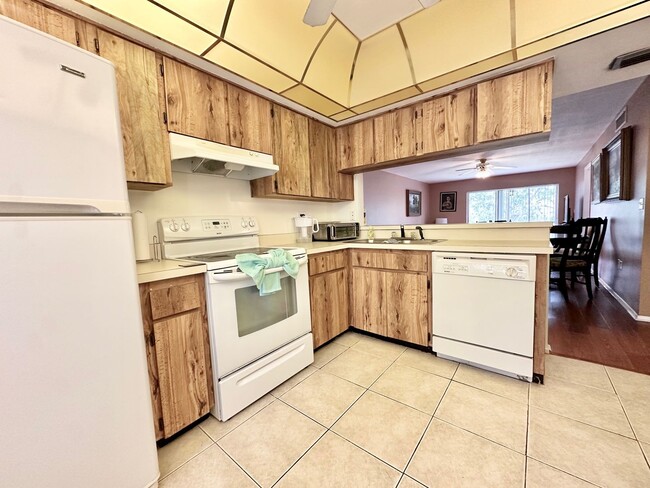 Photo - Fantastic 2br/2ba Furnished Annual Rental ...
