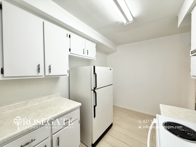 Pet-Friendly 2-Bedroom Apartment with Parking, Ensuite Laundry & Deck in East York
