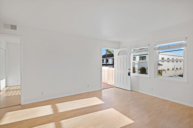 Building Photo - 231 Cabrillo St Unit 231 Cabrillo- B