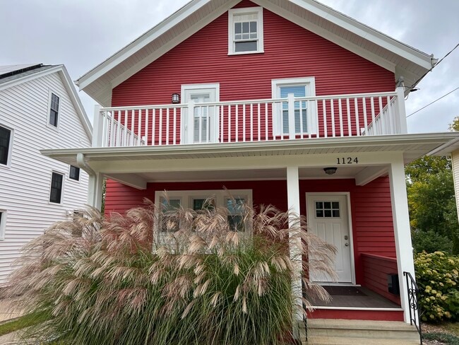 Photo - 1124 Emerald St Unit 2