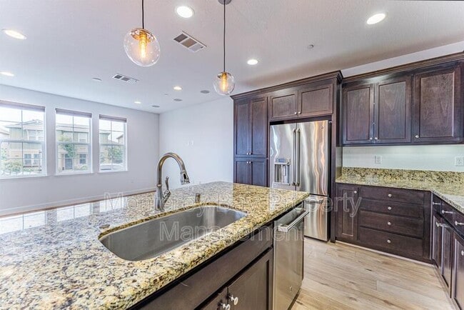 Photo - 250 Boardwalk Ave