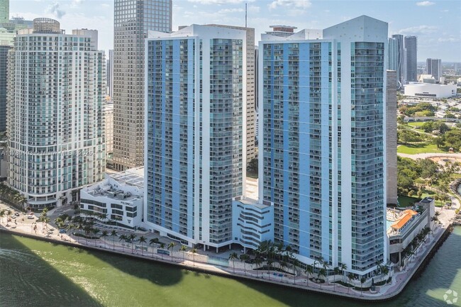 Photo - 335 S Biscayne Blvd Unidad 3700 Rental