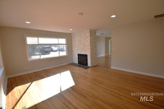 Photo - 1327 S Leadville Ave