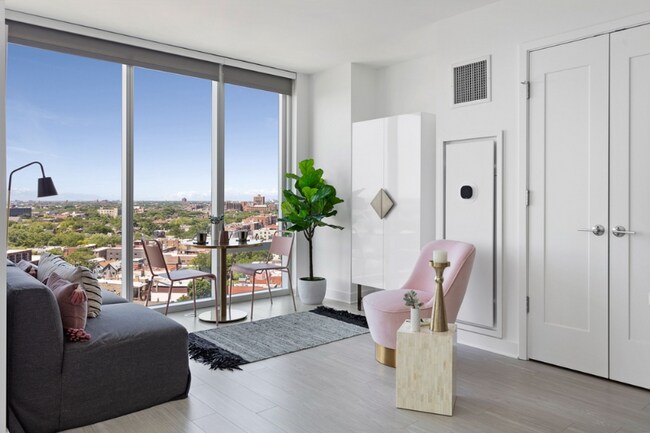 Photo - 2357 N Lincoln Ave