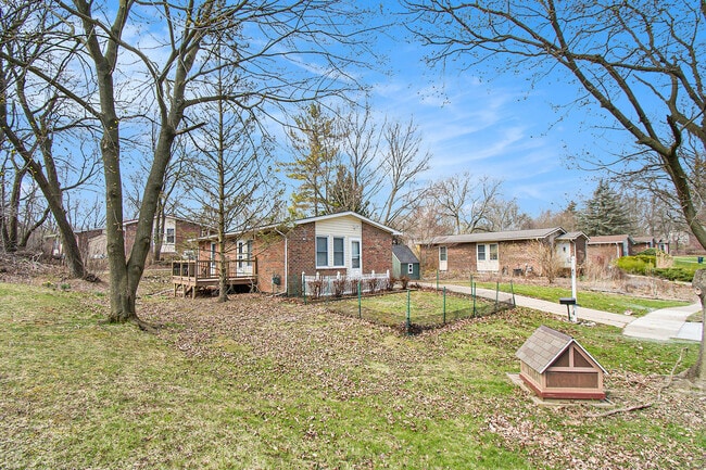 Photo - 2071 Winewood Ave