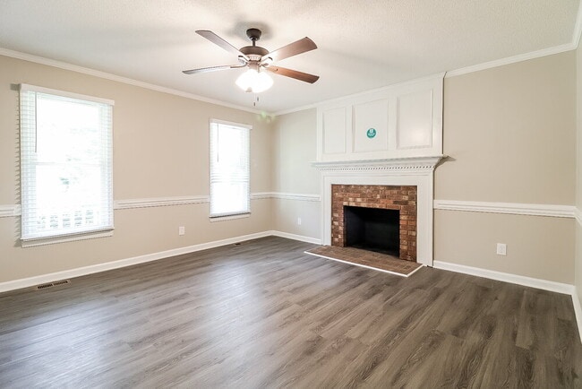 Photo - 408 Carrington Dr