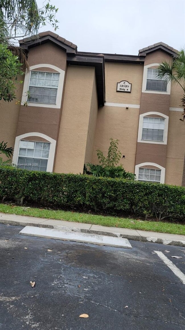 Photo - 13929 Fairway Island Dr