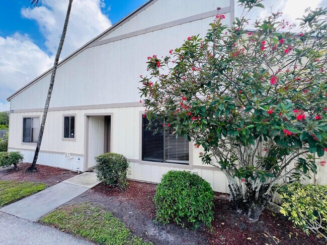 Building Photo - 11877 Sturbridge Ln Rental