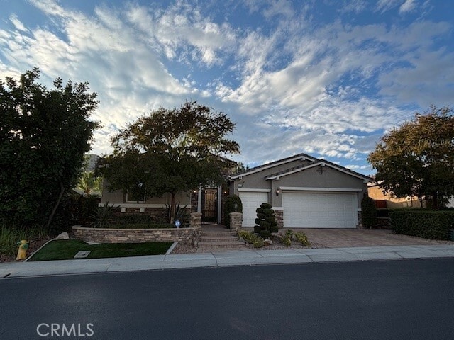 Building Photo - 483 Lyle Dr